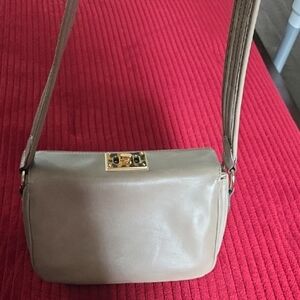 Elegant Tan Leather Shoulder Bag